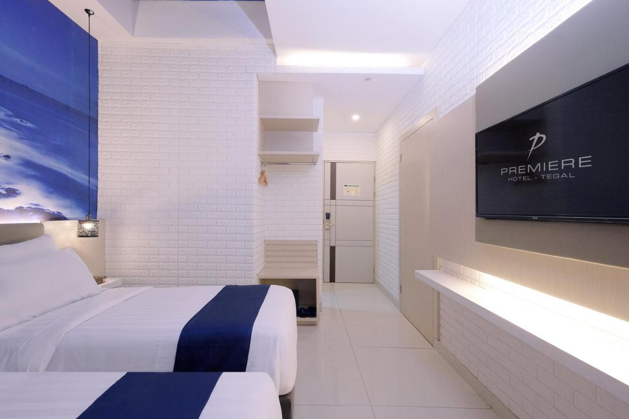 Premiere Hotel Tegal Exterior photo