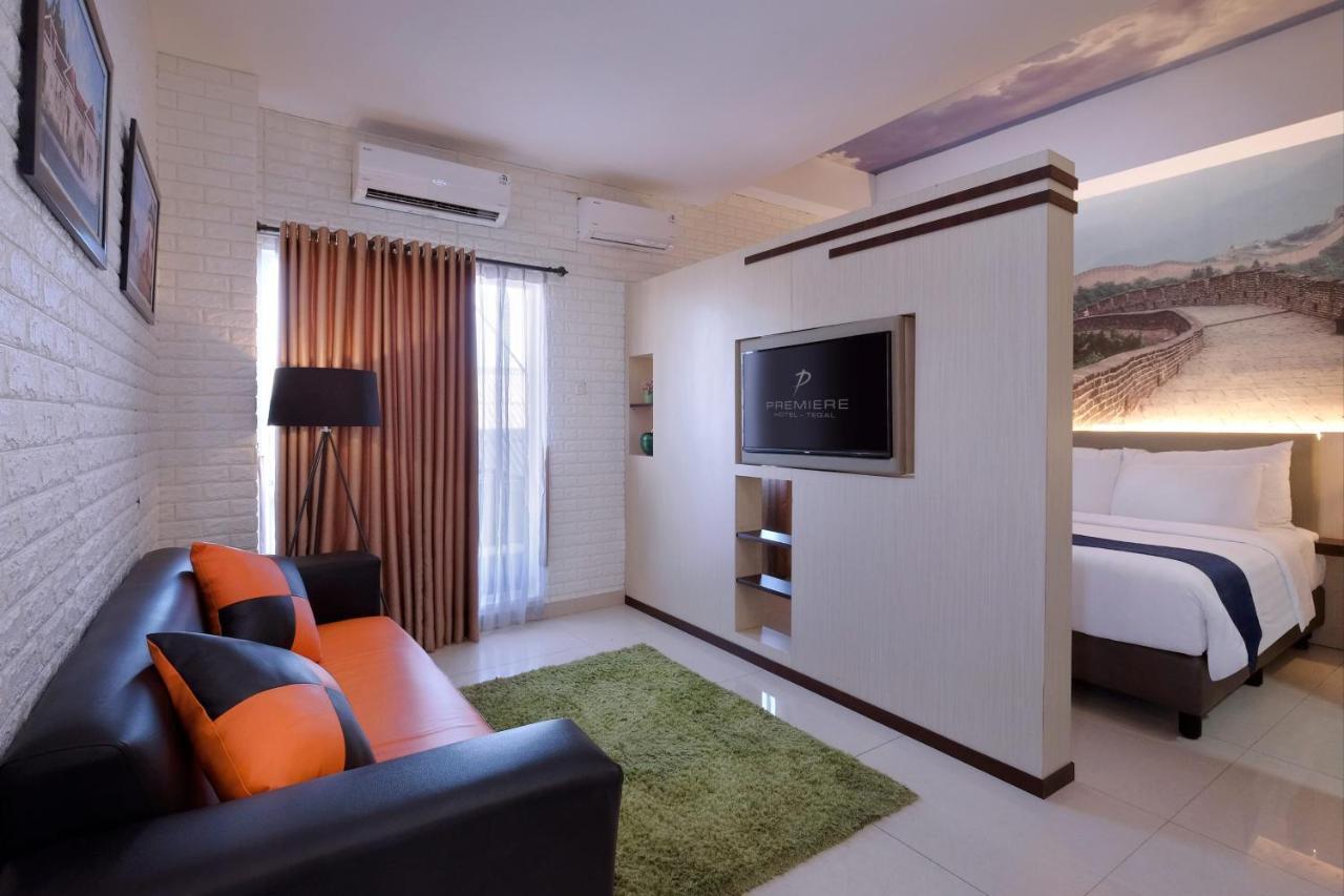 Premiere Hotel Tegal Exterior photo