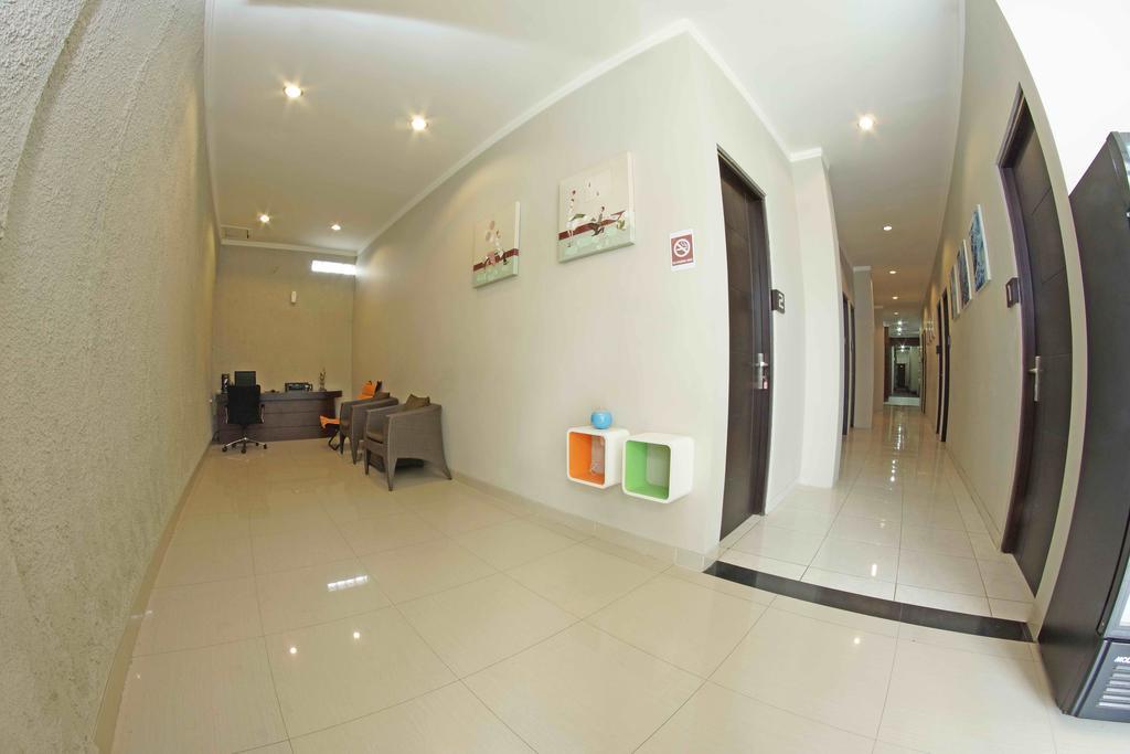 Premiere Hotel Tegal Exterior photo