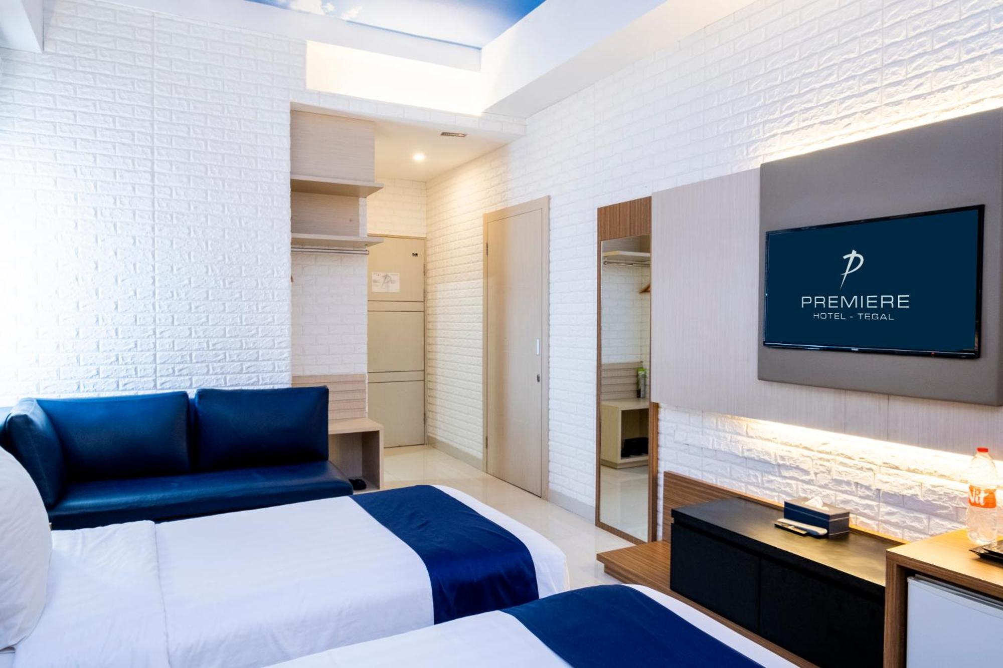 Premiere Hotel Tegal Exterior photo